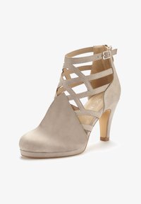 Туфли с ремешком Туфли с ремешком