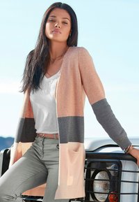 Длинный жилет Длинный жилет