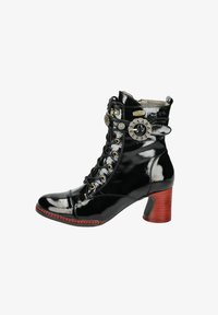 Ботинки на шнуровке Ботинки на шнуровке