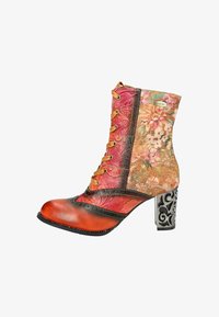 Полусапожки на высоком каблуке Полусапожки на высоком каблуке