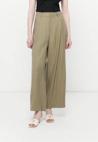 Широкие брюки Широкие брюки