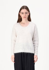 Пуловер Пуловер