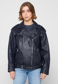 Кожаная куртка Кожаная куртка