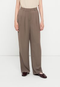 Широкие брюки Широкие брюки