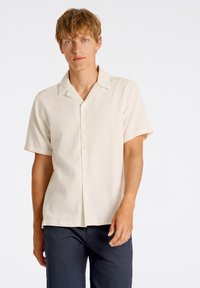 Рубашка с коротким рукавом Рубашка с коротким рукавом