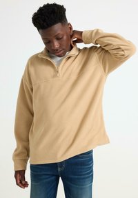 Пуловер Пуловер