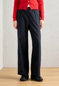 Широкие брюки Широкие брюки