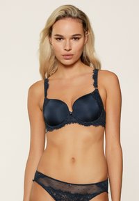 Бюстгальтер Бюстгальтер