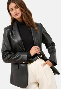 Блейзер Блейзер