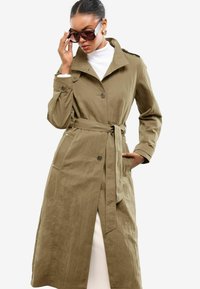 Тренч Тренч