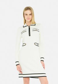 Вязаное платье Вязаное платье