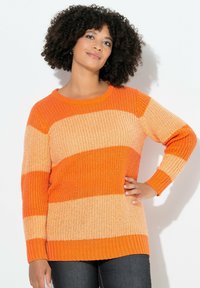 Пуловер в полоску Пуловер в полоску