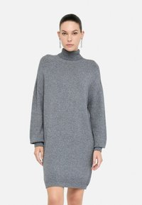 Вязаное платье Вязаное платье