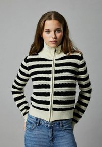 Вязаная кофта Вязаная кофта