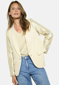 Блейзер Блейзер