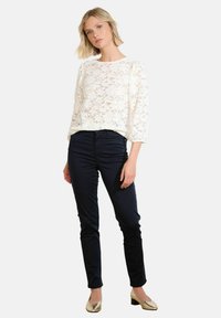 Блузка Блузка