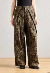 Широкие брюки Широкие брюки