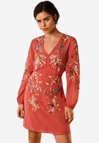 Короткое платье Короткое платье