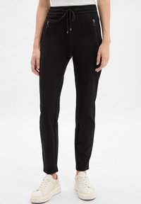 Спортивные штаны Спортивные штаны