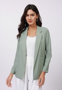 Блейзер Блейзер