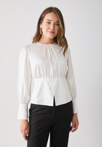 Атласная блузка Атласная блузка