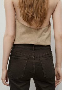 Прямые джинсы Прямые джинсы