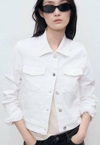 Джинсовая куртка Джинсовая куртка