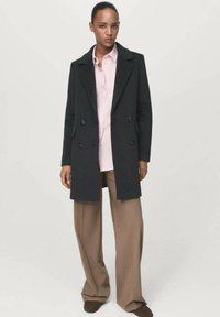 Короткое пальто Короткое пальто