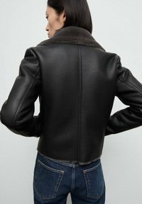 Кожаная куртка Кожаная куртка