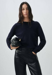 Пуловер Пуловер