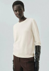 Пуловер Пуловер