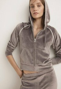 Толстовка Толстовка