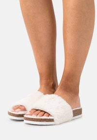 Тапочки Тапочки