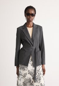 Блейзер Блейзер