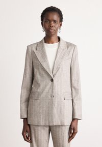 Длинный блейзер Длинный блейзер