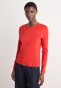 Лонгслив Лонгслив