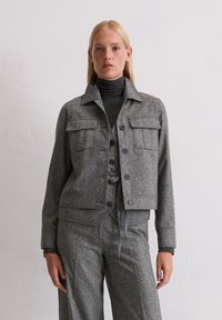 Короткая куртка Короткая куртка