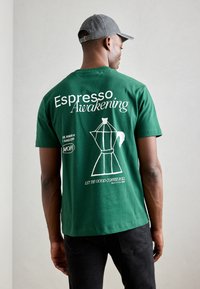 Футболка Футболка