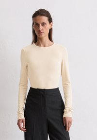 Лонгслив Лонгслив