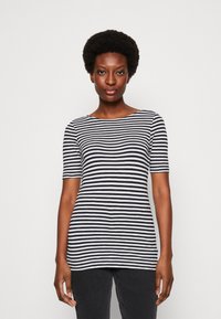 Футболка Футболка