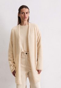 Длинный кардиган Длинный кардиган