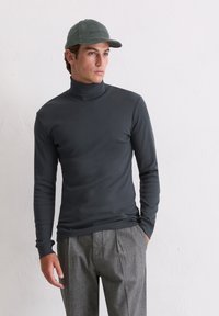 Лонгслив Лонгслив