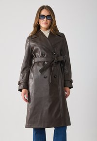 Пальто из искусственной кожи Пальто из искусственной кожи