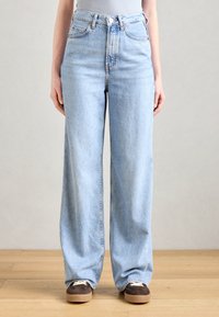 Джинсы Джинсы