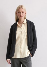 Вязаная кофта Вязаная кофта