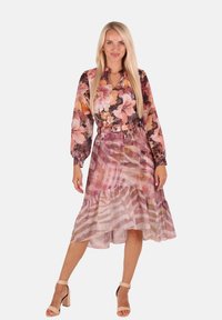 Летнее платье Летнее платье