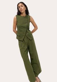 Жилет Жилет