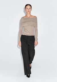 Лонгслив Лонгслив