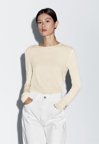 Лонгслив Лонгслив