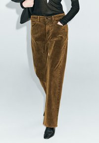 Прямые брюки Прямые брюки